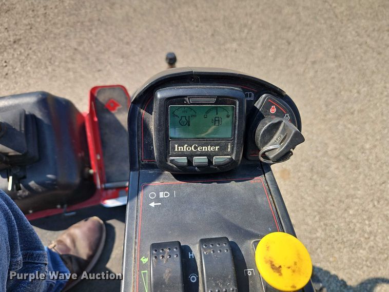 image for item EO4619 2017 Toro Groundsmaster 4000 lawn mower