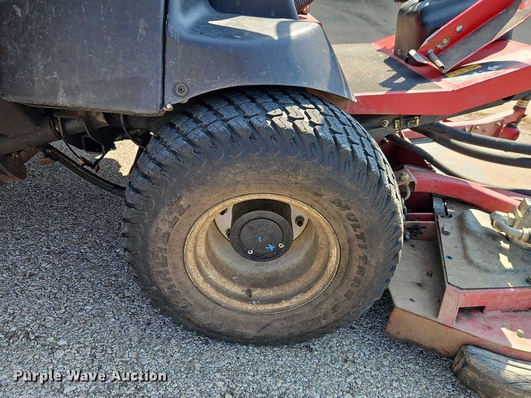 image for item EO4619 2017 Toro Groundsmaster 4000 lawn mower