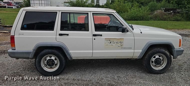 image for item EO4625 1999 Jeep Cherokee SUV