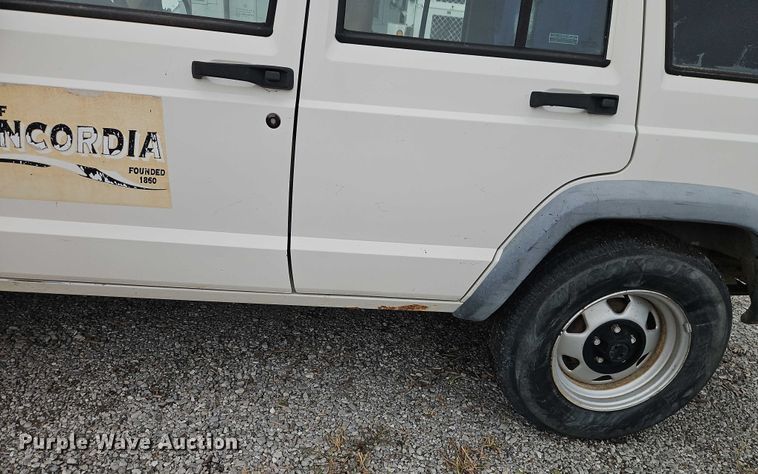 image for item EO4625 1999 Jeep Cherokee SUV