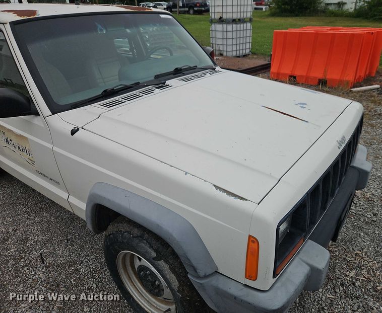 image for item EO4625 1999 Jeep Cherokee SUV