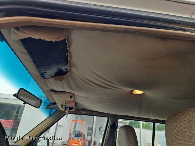 image for item EO4625 1999 Jeep Cherokee SUV