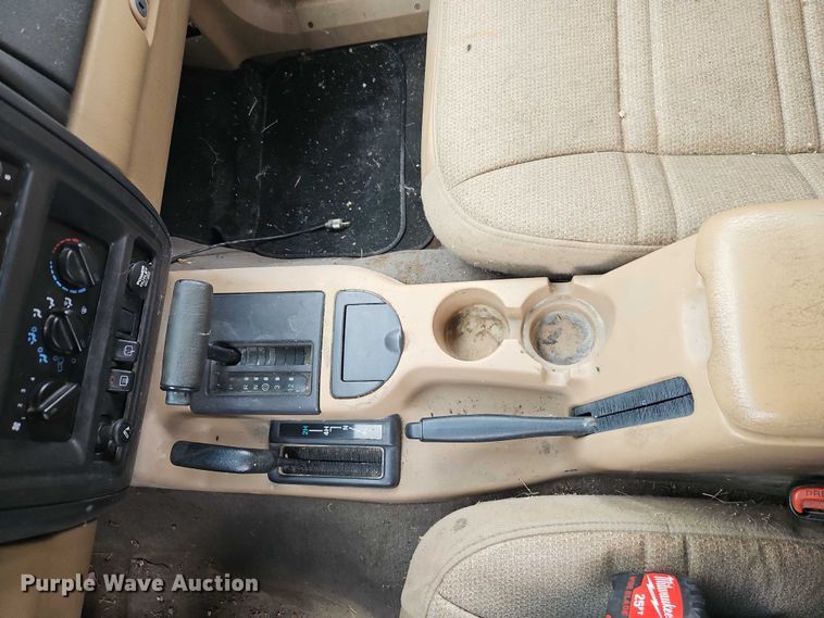 image for item EO4625 1999 Jeep Cherokee SUV