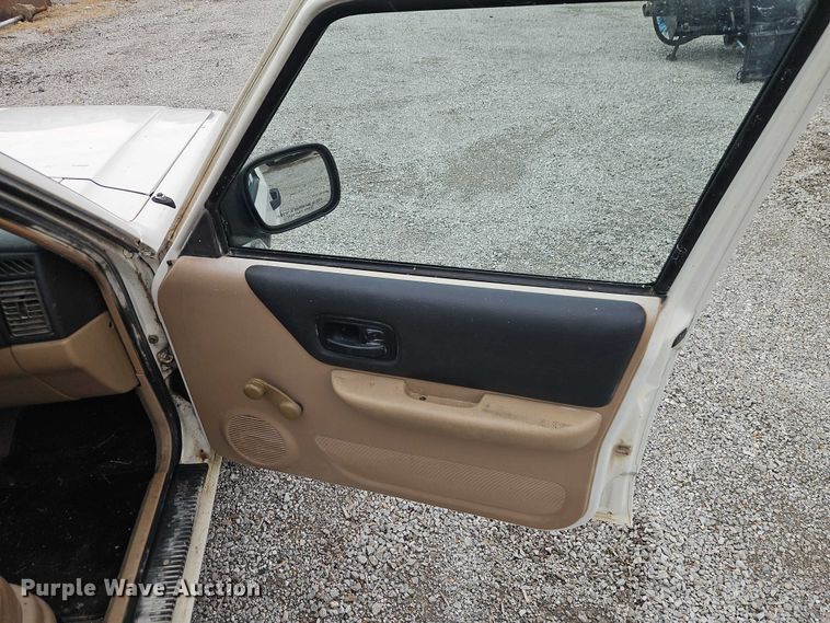 image for item EO4625 1999 Jeep Cherokee SUV