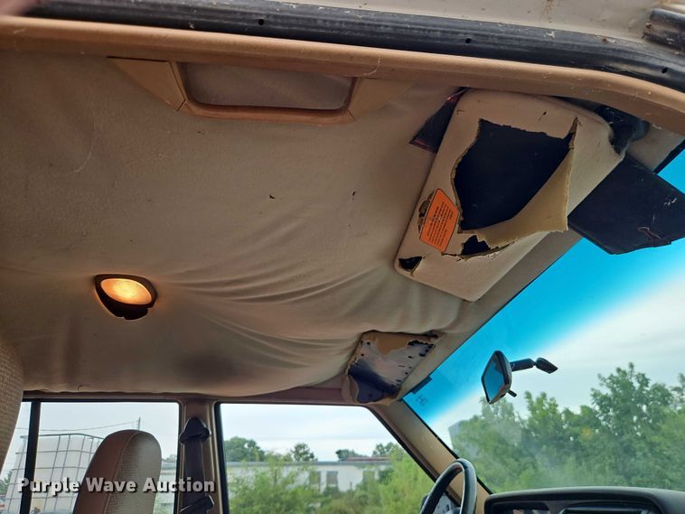 image for item EO4625 1999 Jeep Cherokee SUV