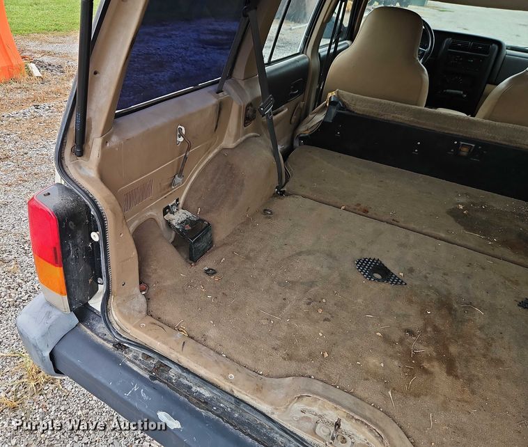 image for item EO4625 1999 Jeep Cherokee SUV