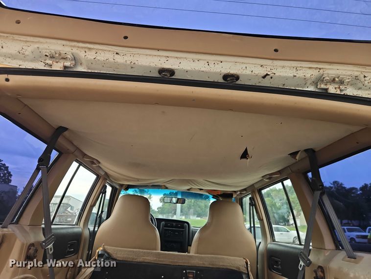 image for item EO4625 1999 Jeep Cherokee SUV