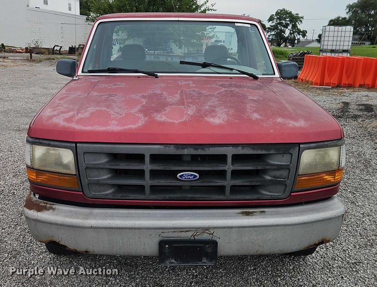 image for item EO4626 1995 Ford F150 pickup truck