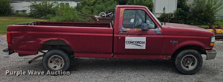 image for item EO4626 1995 Ford F150 pickup truck