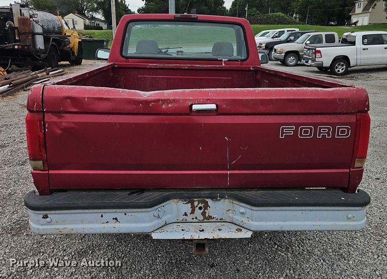 image for item EO4626 1995 Ford F150 pickup truck