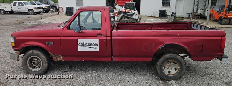 image for item EO4626 1995 Ford F150 pickup truck