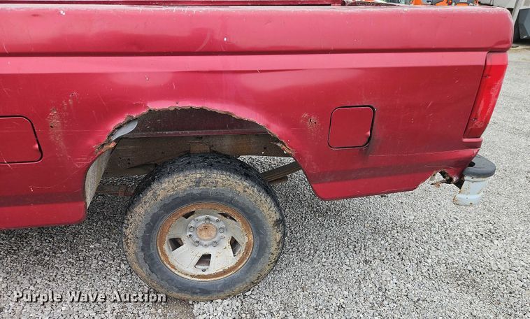 image for item EO4626 1995 Ford F150 pickup truck