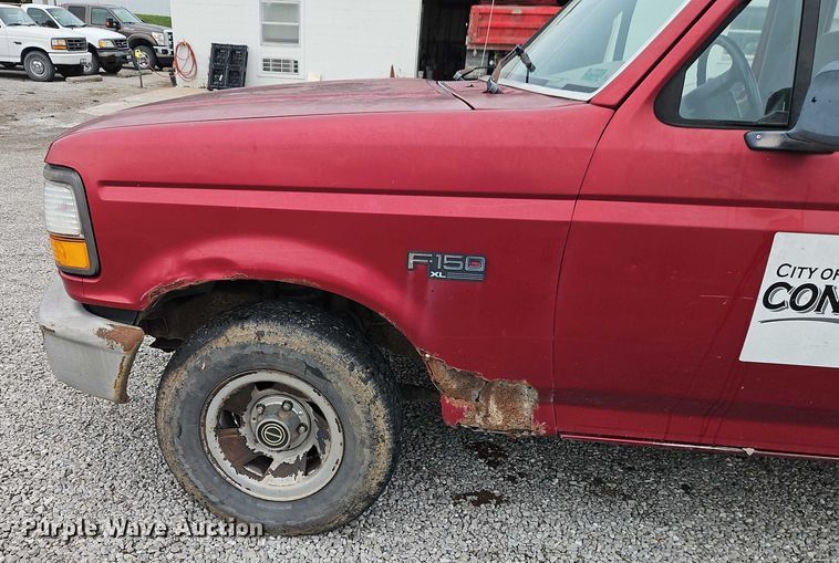 image for item EO4626 1995 Ford F150 pickup truck