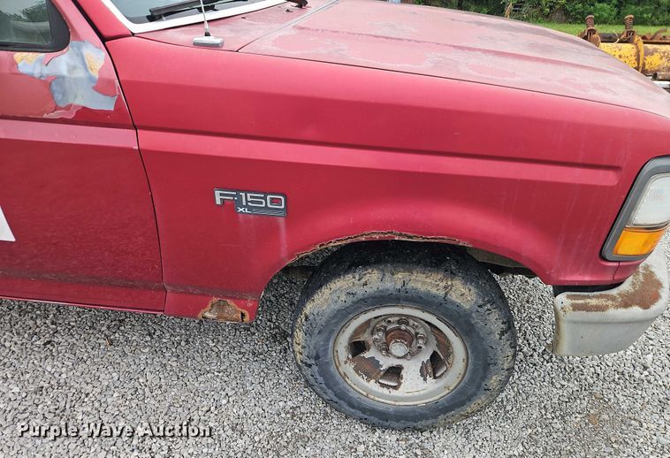 image for item EO4626 1995 Ford F150 pickup truck