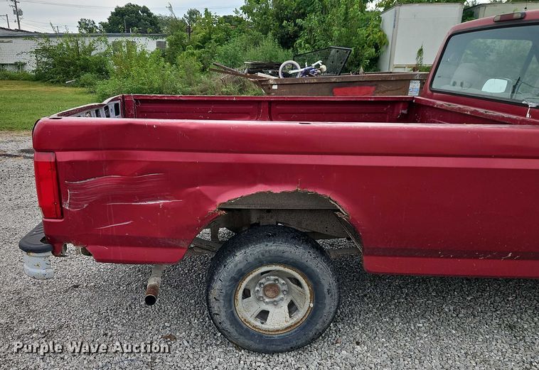 image for item EO4626 1995 Ford F150 pickup truck