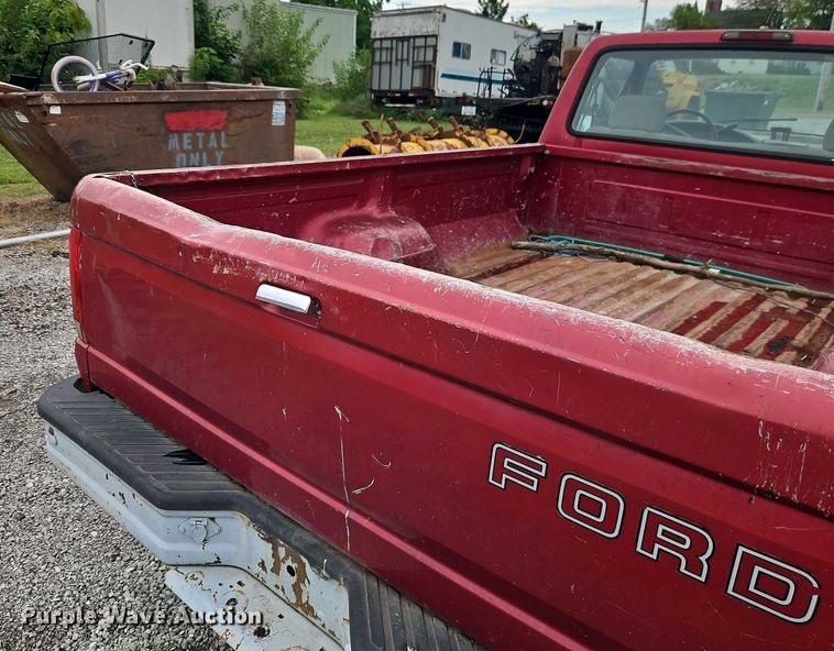 image for item EO4626 1995 Ford F150 pickup truck