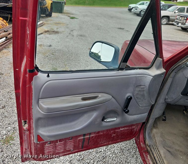 image for item EO4626 1995 Ford F150 pickup truck