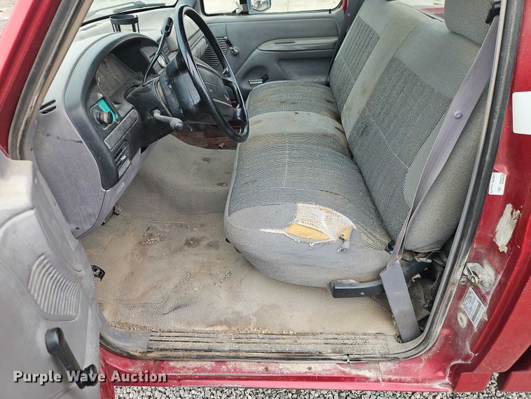 image for item EO4626 1995 Ford F150 pickup truck