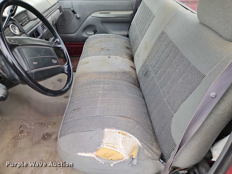 image for item EO4626 1995 Ford F150 pickup truck