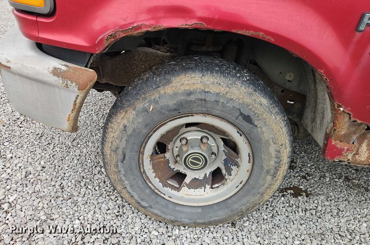 image for item EO4626 1995 Ford F150 pickup truck