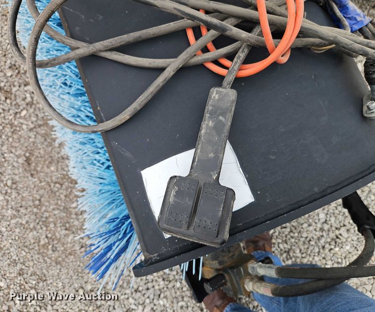 image for item EO4627 SkidPro 680-1-0001 skid steer broom