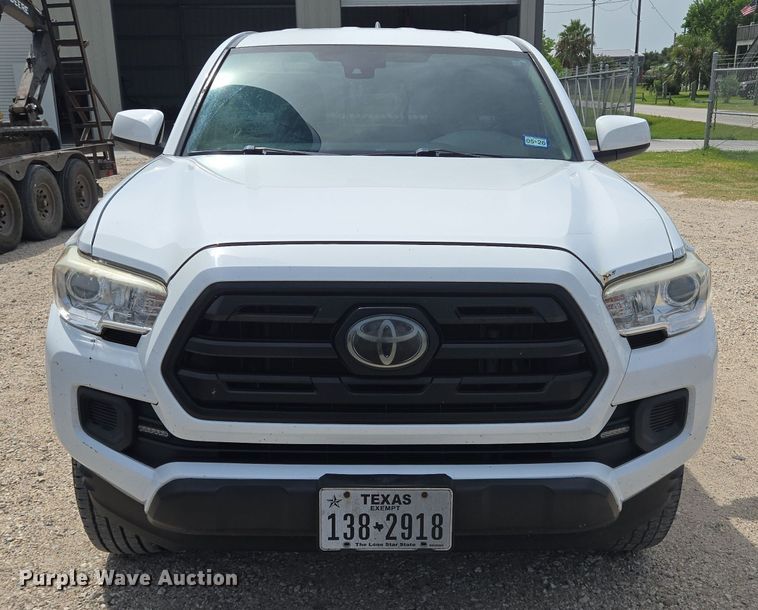 image for item EQ4097 2018 Toyota Tacoma Access Cab pickup truck