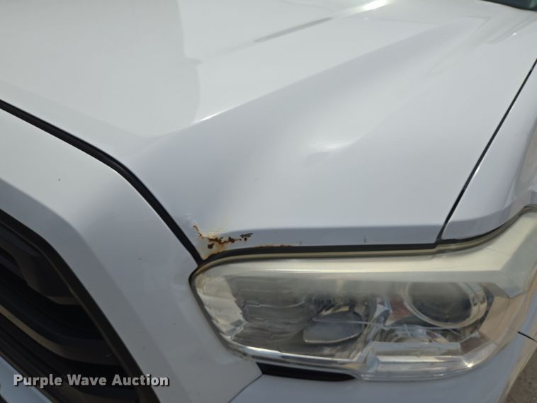 image for item EQ4097 2018 Toyota Tacoma Access Cab pickup truck