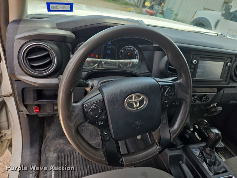 image for item EQ4097 2018 Toyota Tacoma Access Cab pickup truck