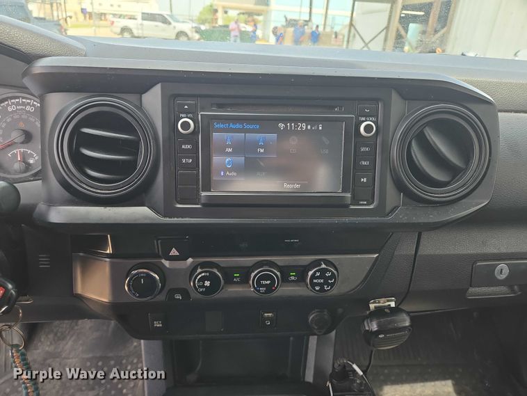 image for item EQ4097 2018 Toyota Tacoma Access Cab pickup truck