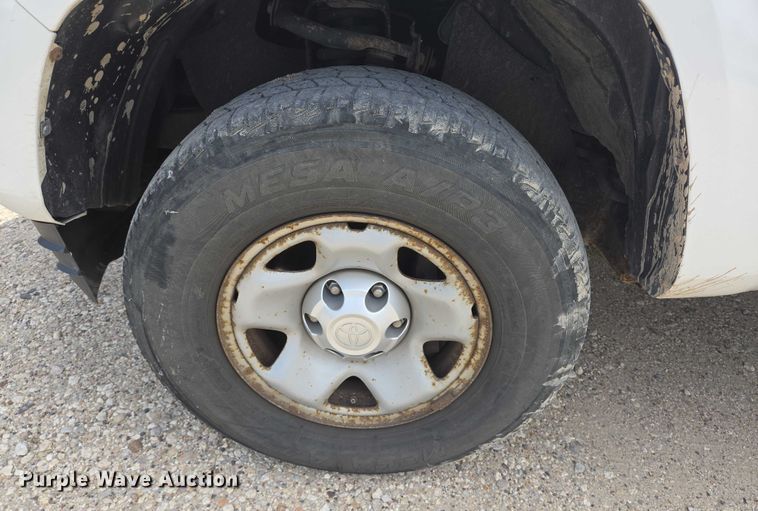 image for item EQ4097 2018 Toyota Tacoma Access Cab pickup truck