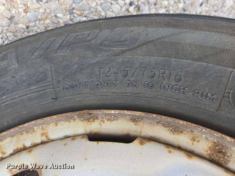 image for item EQ4097 2018 Toyota Tacoma Access Cab pickup truck