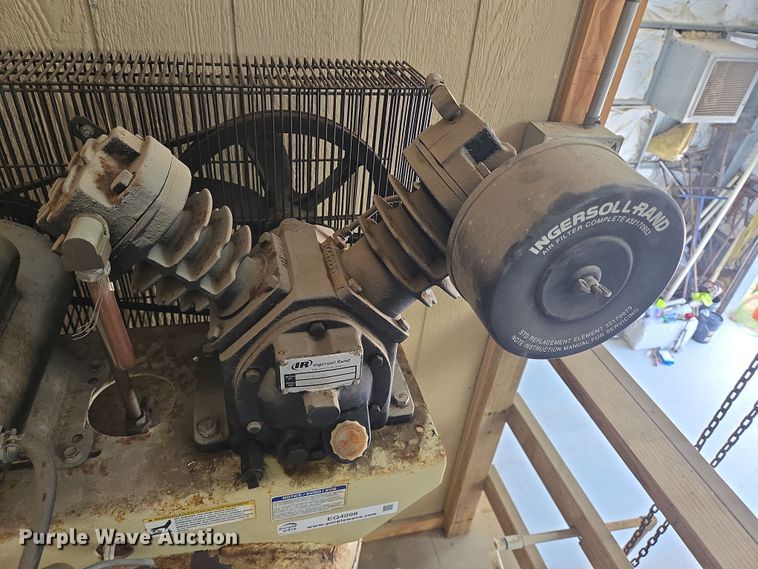 image for item EQ4098 Ingersoll Rand air compressor
