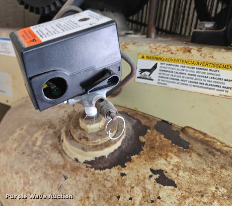 image for item EQ4098 Ingersoll Rand air compressor