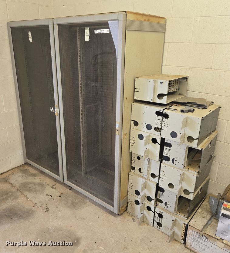 image for item EQ4106 Computer cabinet