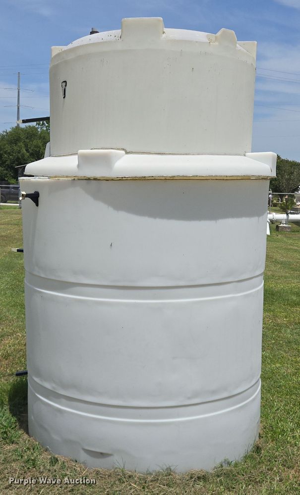 image for item EQ4107 Poly tank