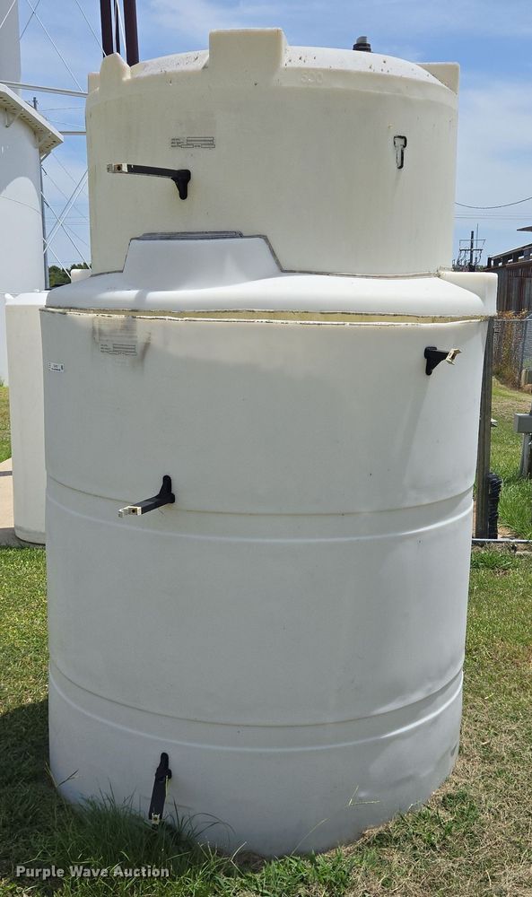 image for item EQ4107 Poly tank