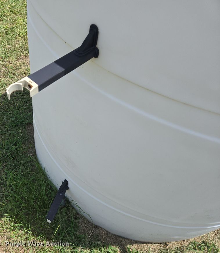 image for item EQ4107 Poly tank