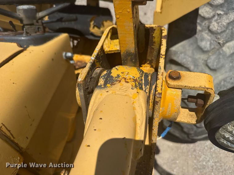 image for item ER2206 1978 John Deere 302A tractor