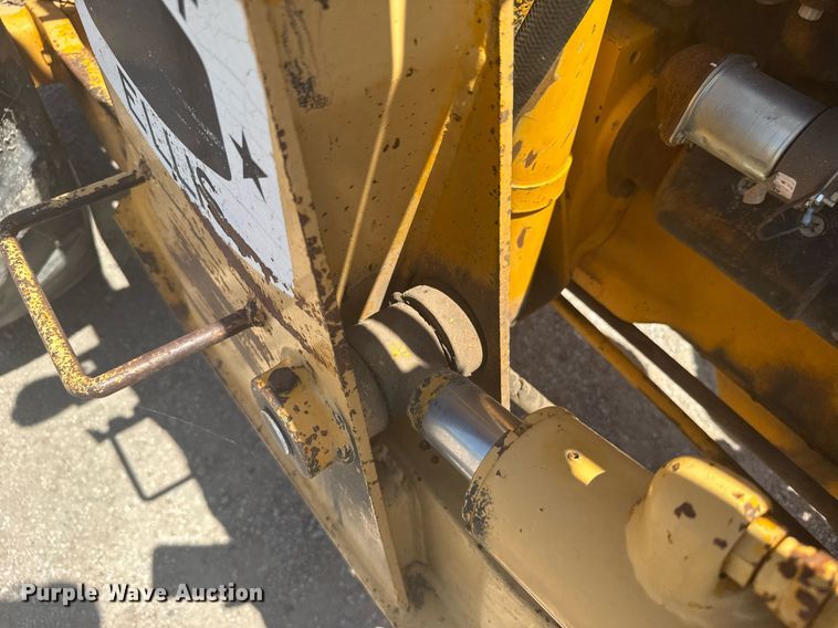 image for item ER2206 1978 John Deere 302A tractor