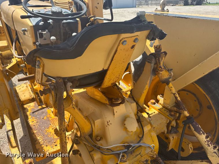 image for item ER2206 1978 John Deere 302A tractor