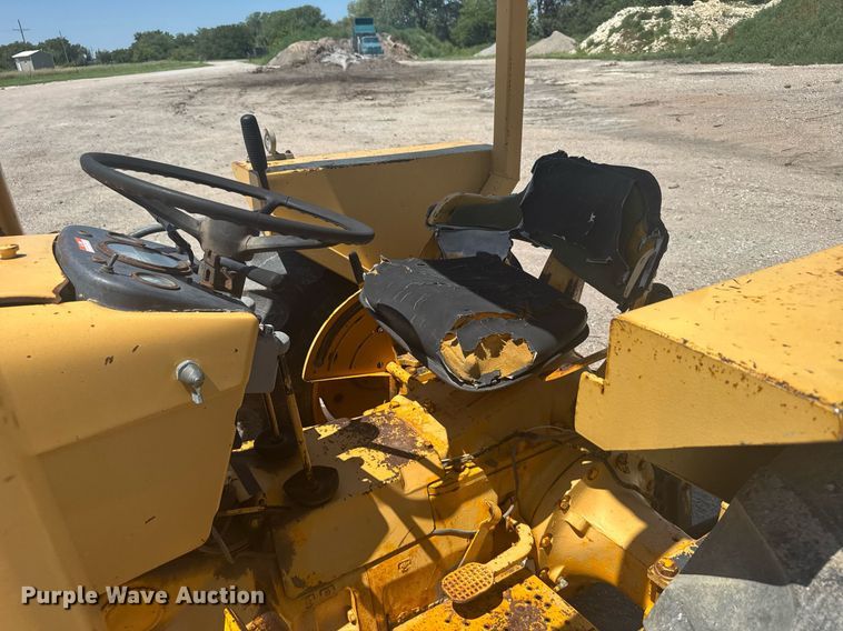 image for item ER2206 1978 John Deere 302A tractor