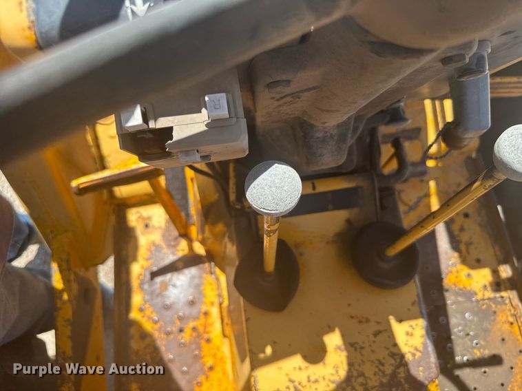 image for item ER2206 1978 John Deere 302A tractor