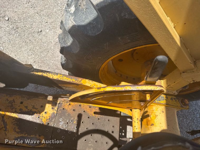 image for item ER2206 1978 John Deere 302A tractor