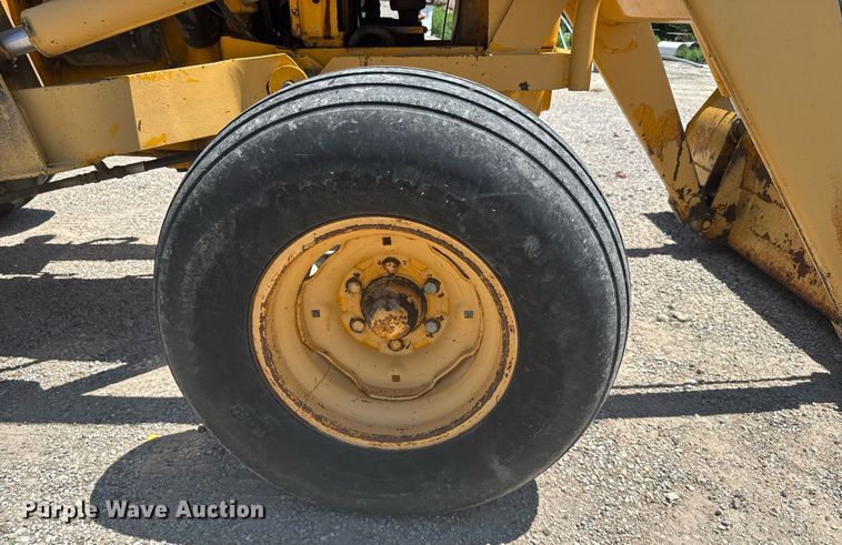 image for item ER2206 1978 John Deere 302A tractor