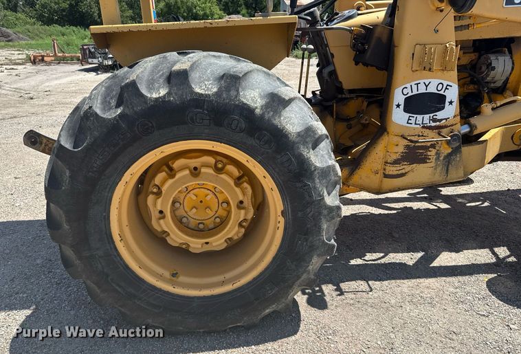 image for item ER2206 1978 John Deere 302A tractor