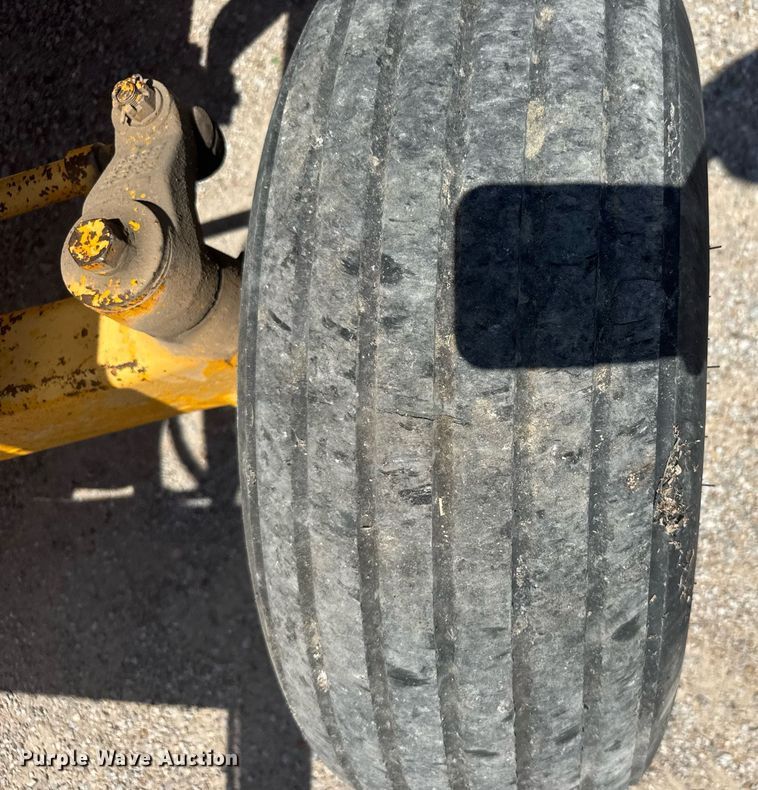 image for item ER2206 1978 John Deere 302A tractor