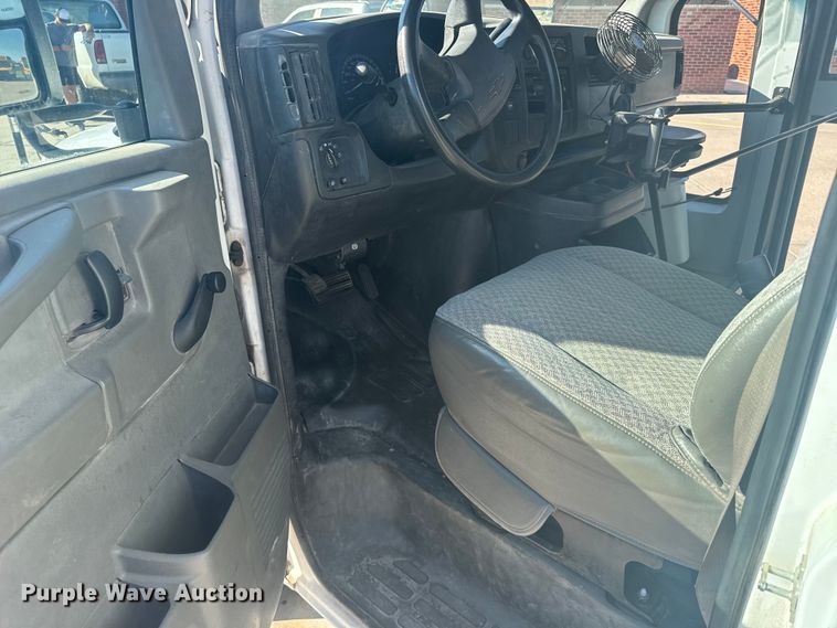 image for item ER2237 2005 Chevrolet Express G3500 school bus