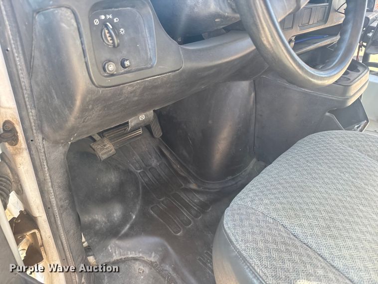 image for item ER2237 2005 Chevrolet Express G3500 school bus