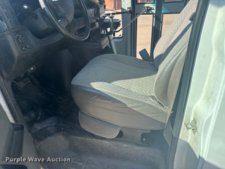 image for item ER2237 2005 Chevrolet Express G3500 school bus