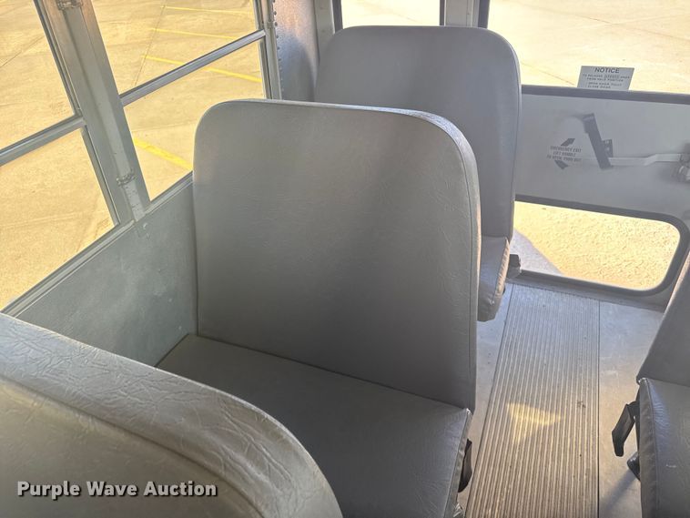 image for item ER2237 2005 Chevrolet Express G3500 school bus